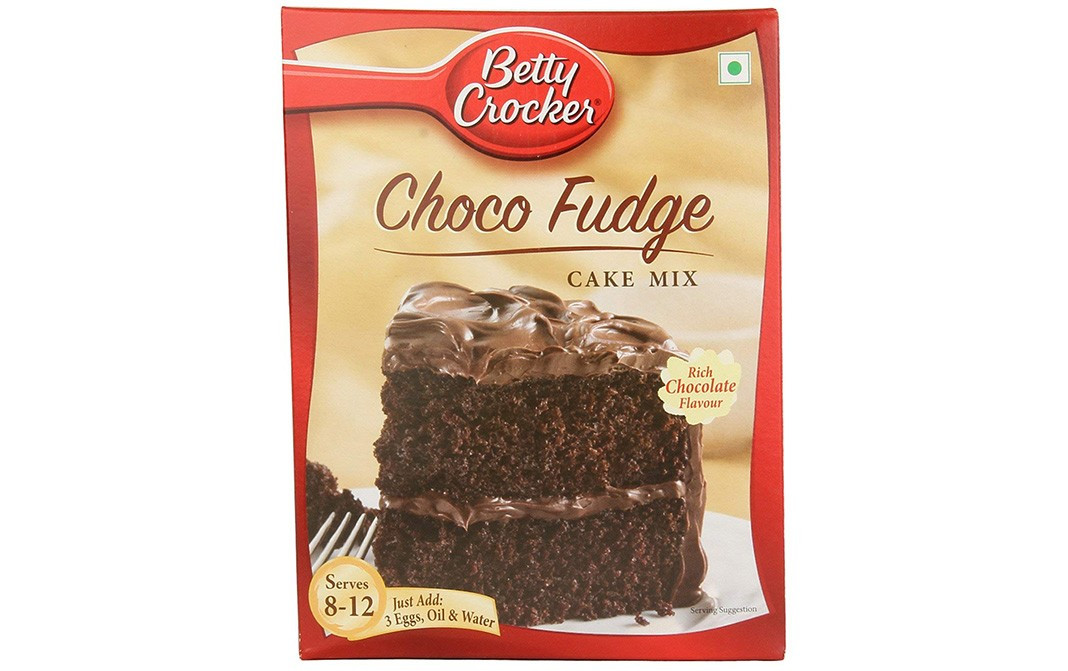 Betty Crocker Choco Fudge Cake Mix Rich Chocolate Flavour   Box  475 grams